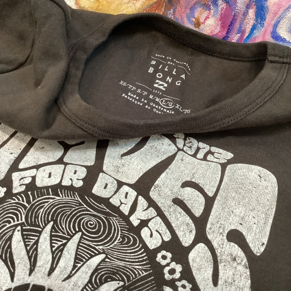 Billabong Women’s Black Graphic T-Shirt size Large - Picture 4 of 5